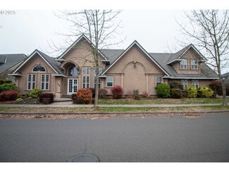 3760 Meadow View Dr, Eugene, OR 97408