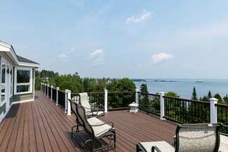 121 Blueberry Ln, Orrs Island, ME 04066