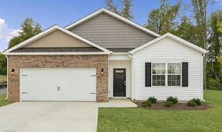 3117 Middle Creek Ln, Greensboro, NC 27405
