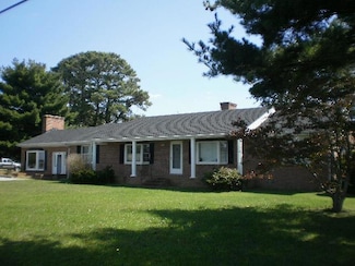 47 Hill St, Onancock, VA 23417