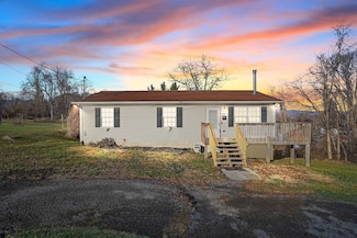 614 Morris Ave, Pearisburg, VA 24134