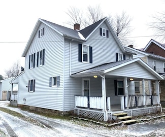 611 Center St, Garrett, PA 15542