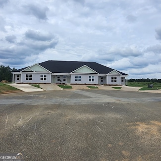 801 Castle Ct, Hawkinsville, GA 31036