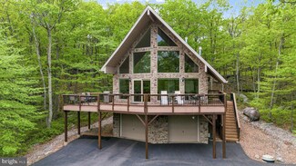 10 S Spur Ln, Hazleton, PA 18202