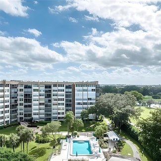 1000 Saint Charles Place Unit 522, Pembroke Pines, FL 33026