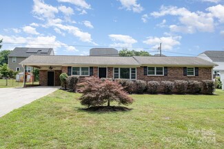 1010 N 6th St, Bessemer City, NC 28016