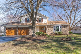 18 Marina Dr, Oswego, IL 60543