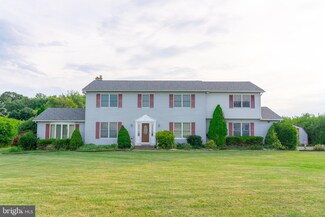 112 Scarlet Oak Dr, Effort, PA 18330