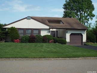 43 Forte Ave, Medford, NY 11763