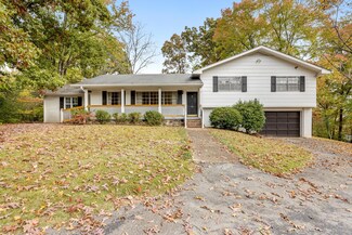 25 Holiday Ln, Chattanooga, TN 37415