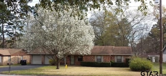 1102 Blueridge Pkwy, Longview, TX 75605