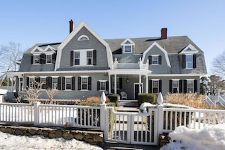 87 Agamenticus Ave, Cape Neddick, ME 03902
