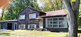 163 Clinton Ave, Winslow, ME 04901
