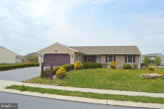 100 Edgemont Ln, Newmanstown, PA 17073