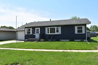 320 Oak St, Osage, IA 50461