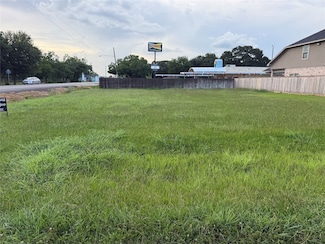 908 Roberts St, East Bernard, TX 77435