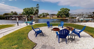 817 Blue Heron Blvd, Ruskin, FL 33570