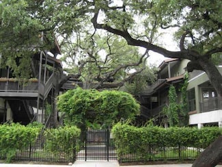 911 Keith Ln Unit 2, Austin, TX 78705