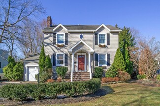 15 N Sunnycrest Dr, Little Silver, NJ 07739