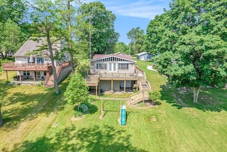 2759 Hemlock Rd, Quincy, MI 49082