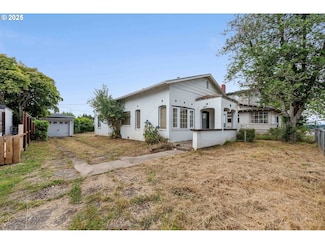 2574 Stanton Ave, North Bend, OR 97459