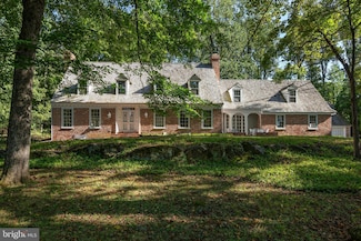 8 Foxchase Rd, Malvern, PA 19355