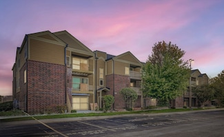 208 Glengarry Dr Unit 304, Bloomingdale, IL 60108