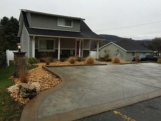 1131 Highland Ave, Vandergrift, PA 15690