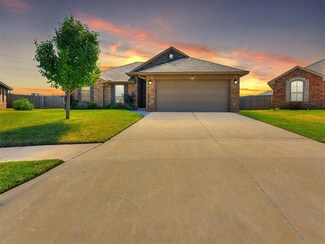 3216 Texarkana Ct, Yukon, OK 73099