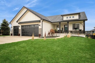 1605 Timberview Dr, Norwalk, IA 50211