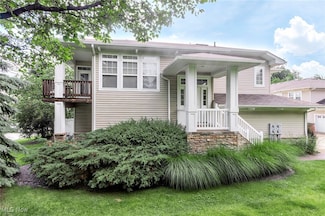 101 Stonegate Cir, Seven Hills, OH 44131