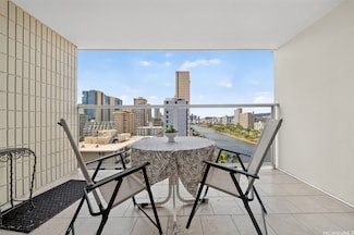 445 Seaside Ave Unit 1602, Honolulu, HI 96815