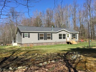 63 King Rd, Bakersfield, VT 05441