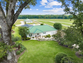 5676 State Highway 2 W, Defuniak Springs, FL 32433