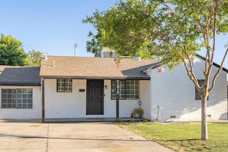1413 W Fountain Way, Fresno, CA 93705
