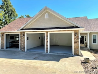 528 W End Cir, Osage Beach, MO 65065