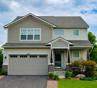 4681 Heritage Pkwy N, Hugo, MN 55038