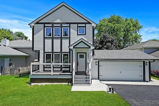 1N241 Darling St, Carol Stream, IL 60188