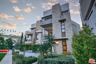 5824 W Seaglass Cir, Los Angeles, CA 90094
