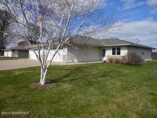 1707 Hiawatha Dr E, Wabasha, MN 55981