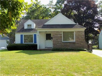 55 Berwick Rd, Rochester, NY 14609