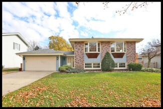 709 N Maple St, Itasca, IL 60143