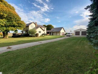 1745 W Weidman Rd, Mount Pleasant, MI 48858