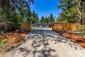 806 Sanford Ave SW, Lakebay, WA 98349