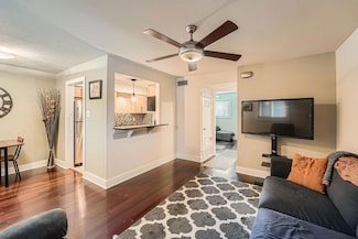 3815 Guadalupe St Unit 103, Austin, TX 78751