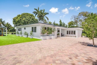 6100 Lagorce Dr, Miami Beach, FL 33140