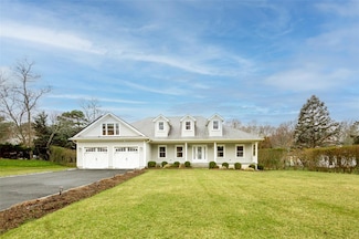 8 Quail Run, Hampton Bays, NY 11946