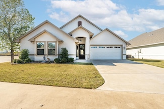 105 Easy St, Glen Rose, TX 76043