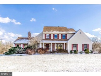 17 Nathaniel Green Dr, Titusville, NJ 08560