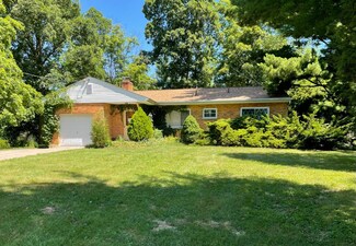 900 Locust Ln, Cincinnati, OH 45245